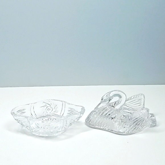 Vintage crystal swan trinket dish. No flaws. - Picture 3 of 6